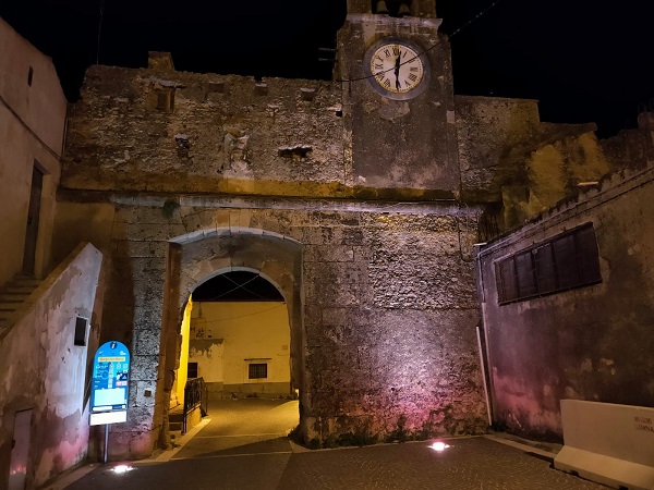 monumenti isola capo rizzuto