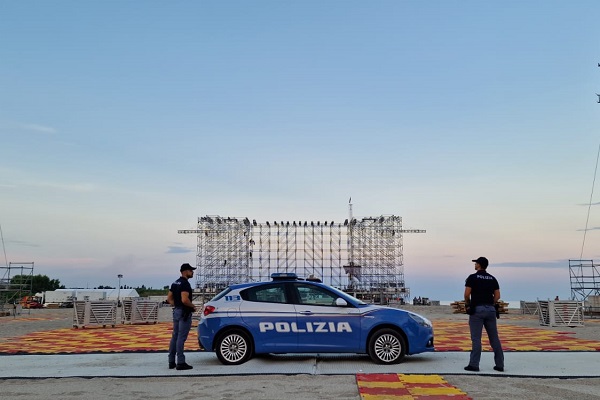 Jova Beach Party - polizia di stato roccella