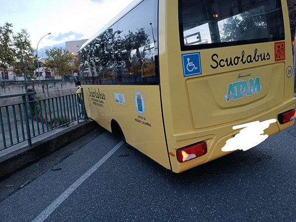 incidente scuolabus reggio