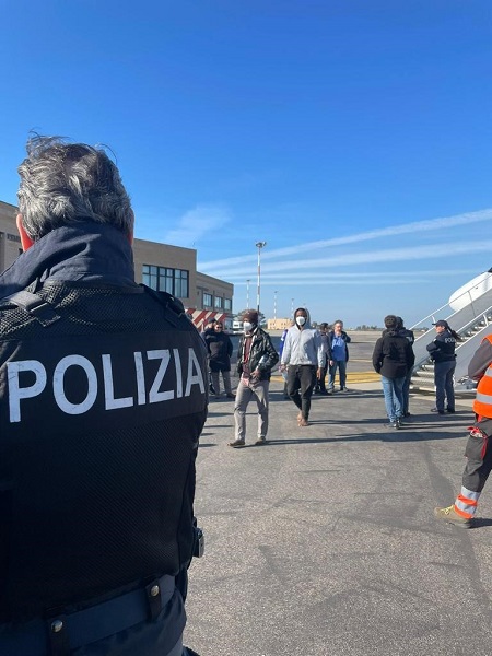 migranti 1 - polizia di stato crotone