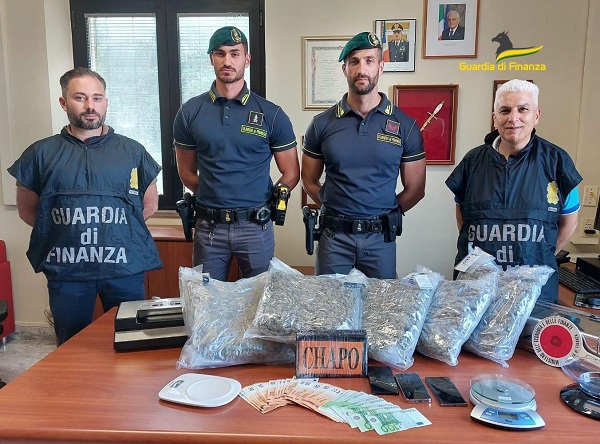 sequestro guardia di finanza - vibo valentia