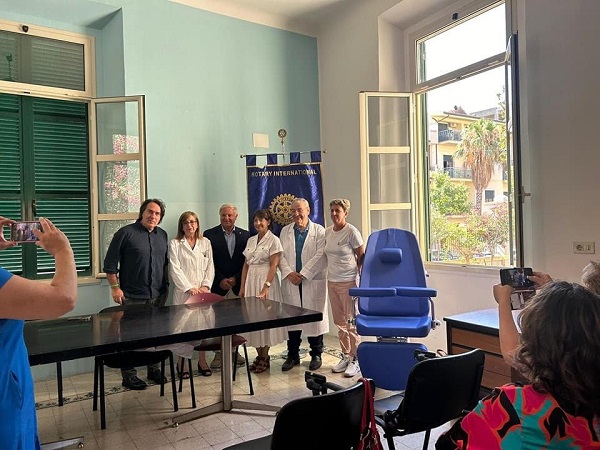 Poltrona oncologica - Rotary club Reggio Calabria Est