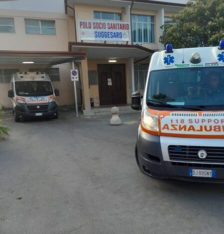 ambulanza isola capo rizzuto