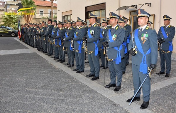 avvicendamento Gen. B. Maurizio Cintura - Col. t.ST Agostino Tortora guardia di finanza reggio