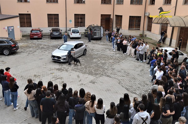 guardia di finanza - scuole cosenza