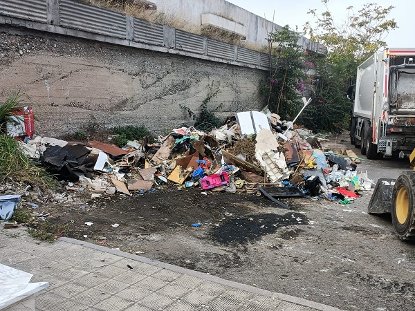 rifiuti cimitero modena