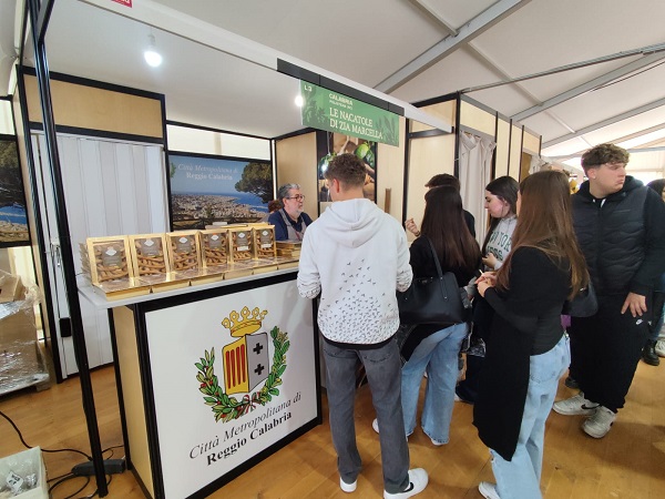 stand città metropolitana reggio - madre terra torino