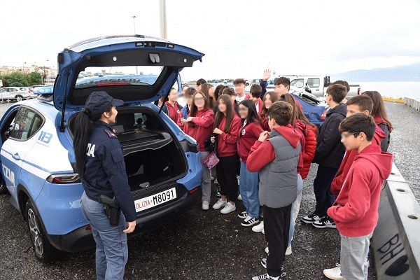 una vita da social - polizia di stato reggio