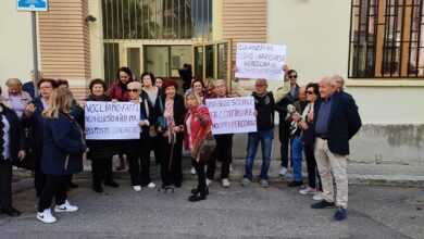 protesta centro sociale via graziella reggio