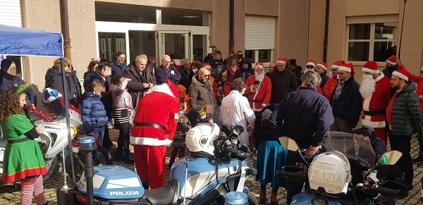 babbo natale in moto - motoclub polizia di stato reggio