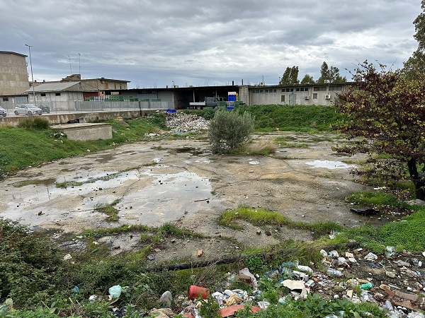 rifiuti isola capo rizzuto