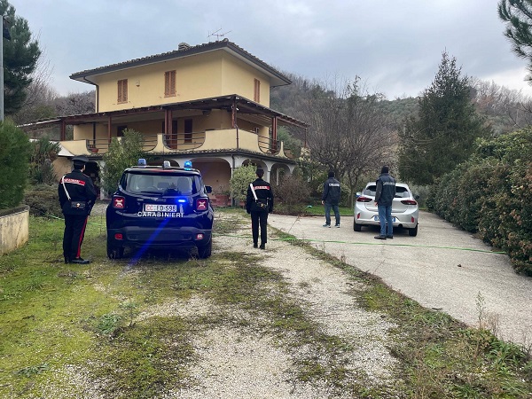 sequestro carabinieri teramo