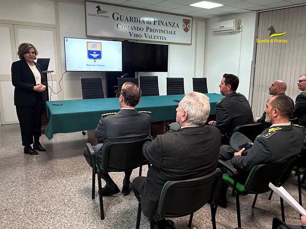 Visita prefetto Vibo Valentia - comando provinciale guardia di finanza vibo