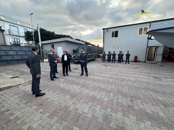 Visita prefetto Vibo Valentia - comando provinciale guardia di finanza vibo