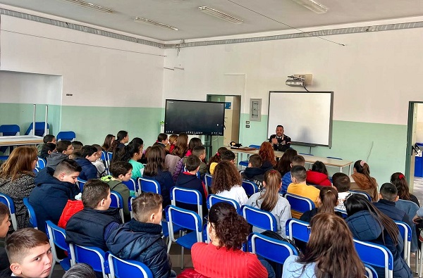 incontro studenti - carabinieri sant'eufemia d'aspromonte