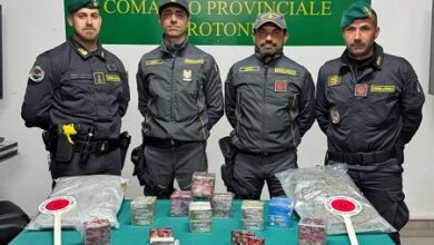 sequestro guardia di finanza crotone