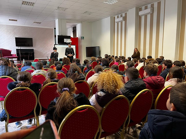 incontro studenti - carabinieri reggio