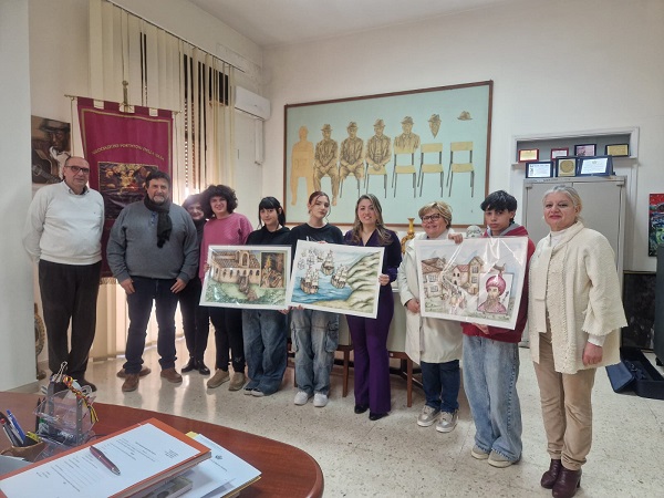 Omaggio studenti liceo Preti-Frangipane ad associazione Portatori della Vara